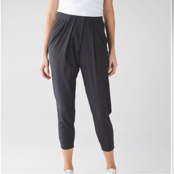 Lululemon & Go Keepsake Studio Jogger - Picture 3 of 16